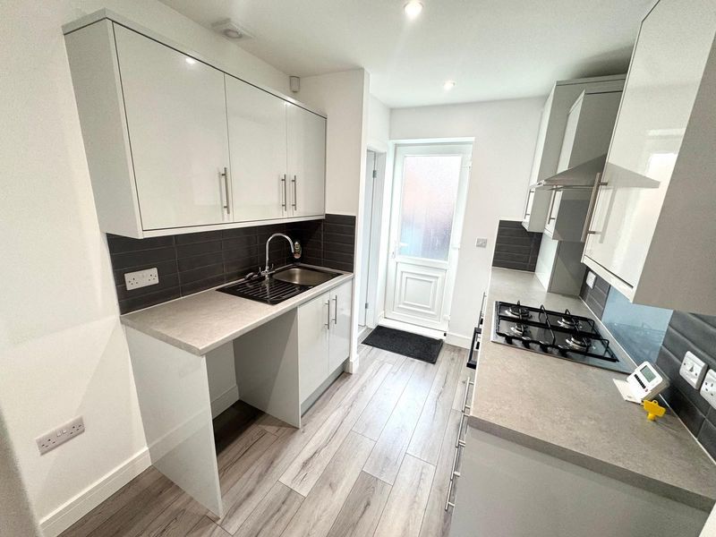 Property photo 2 of 7 Photo 3