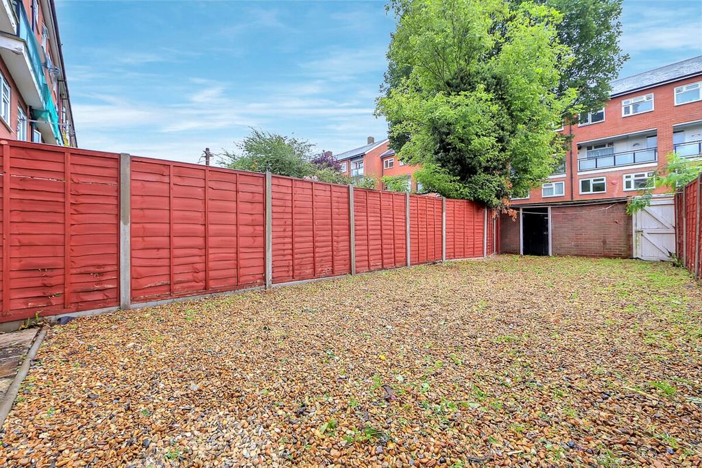 Property photo 3 of 9