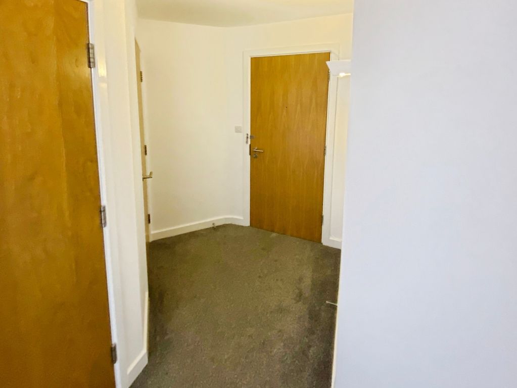 Property photo 2 of 17 Internal