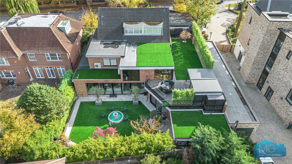 Property photo 1 of 37 Picture No. 07