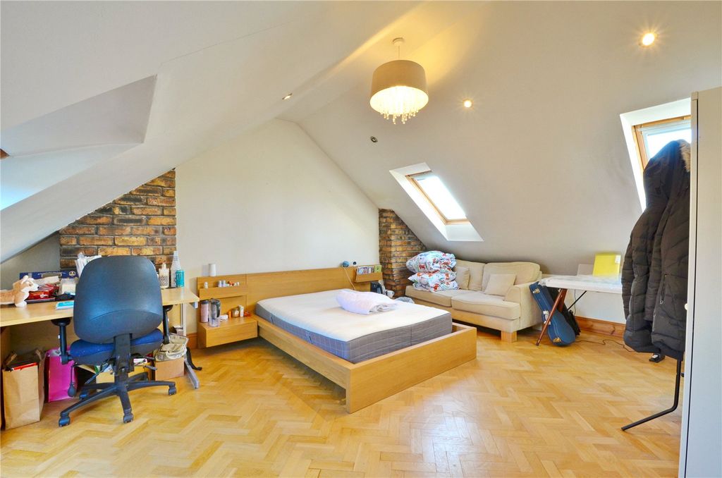 Property photo 3 of 11 Picture No. 02