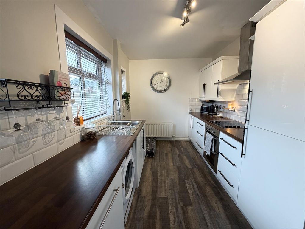 Property photo 2 of 13 Kitchen