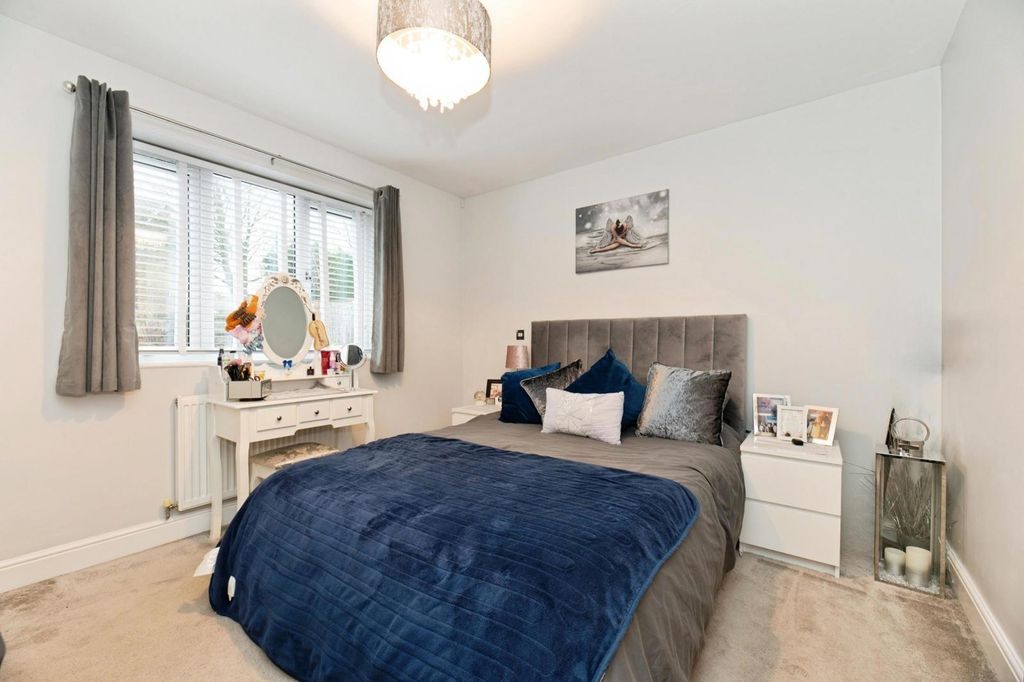 Property photo 3 of 9 Pbox-Img.Jpg