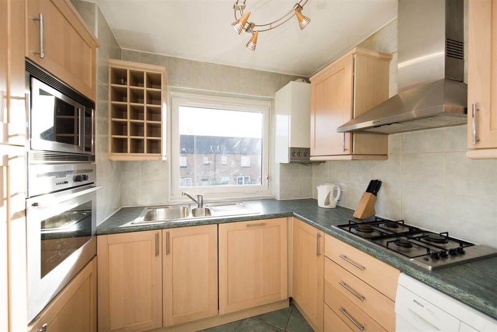 Property photo 3 of 9 P (4).Jpg