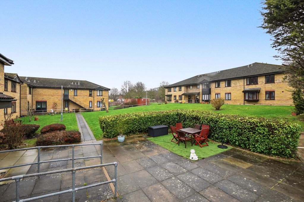 Property photo 1 of 12