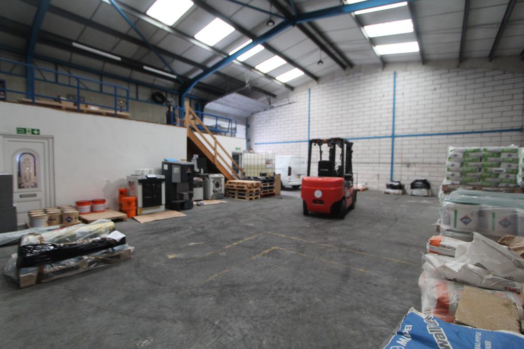 Property photo 2 of 9