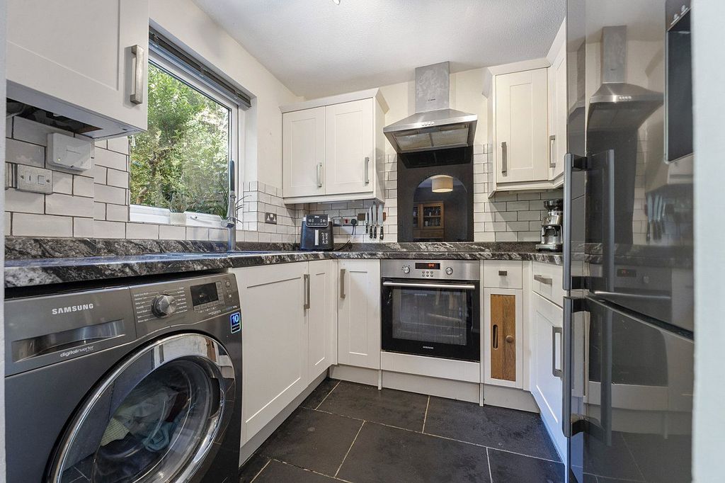 Property photo 3 of 17 Picture No. 02