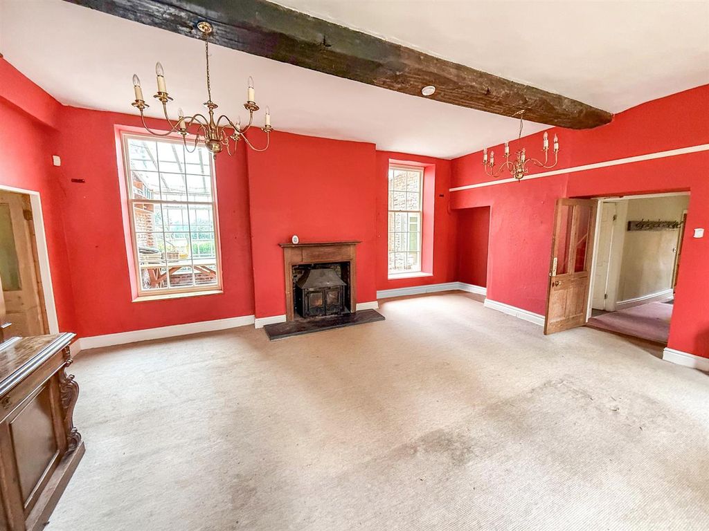 Property photo 2 of 31 Living Room