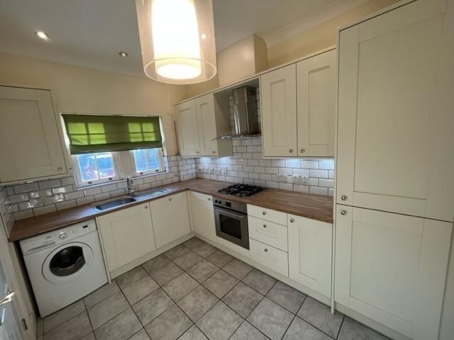 Property photo 2 of 20 44 Balliol - Kitchen2.Jpg