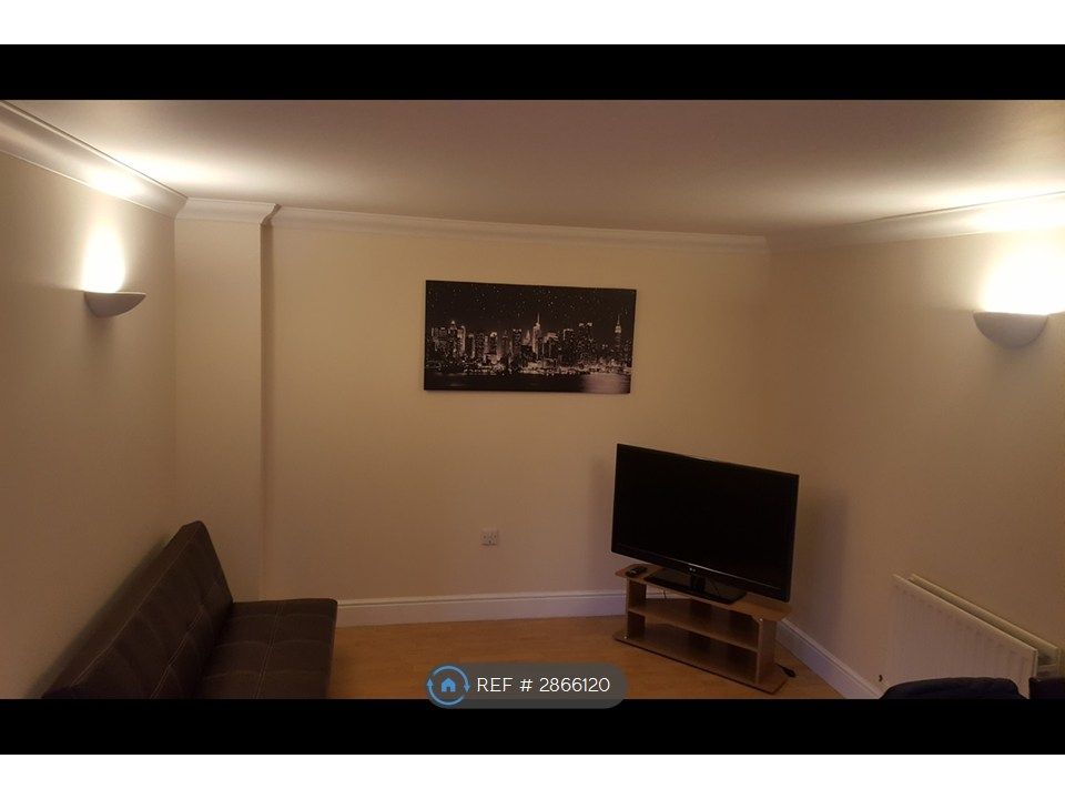 Property photo 3 of 4 Living Room