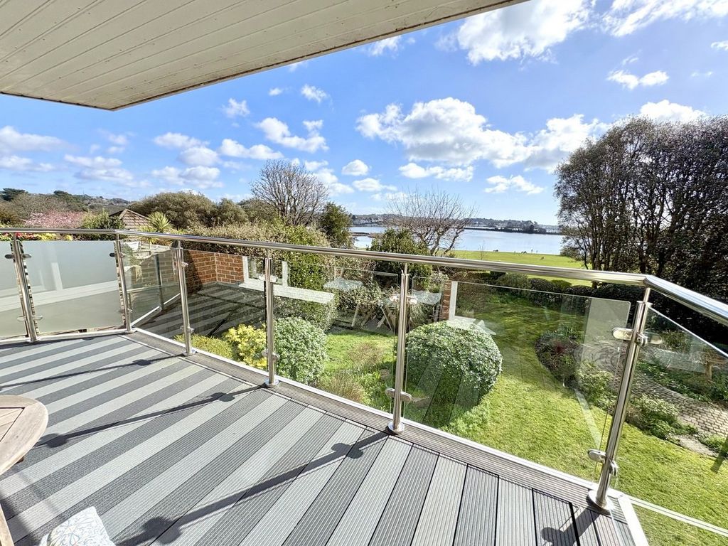 Property photo 2 of 29