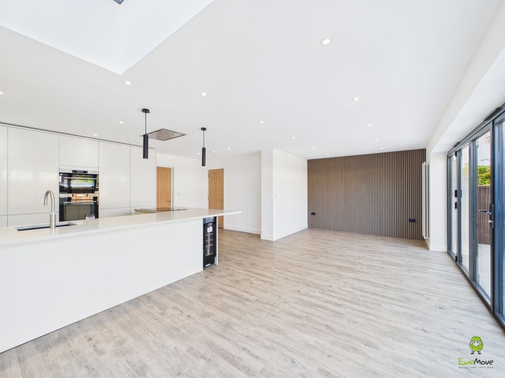 Property photo 3 of 18 Presented By Robert At Ewemove Bexleyheath And Da