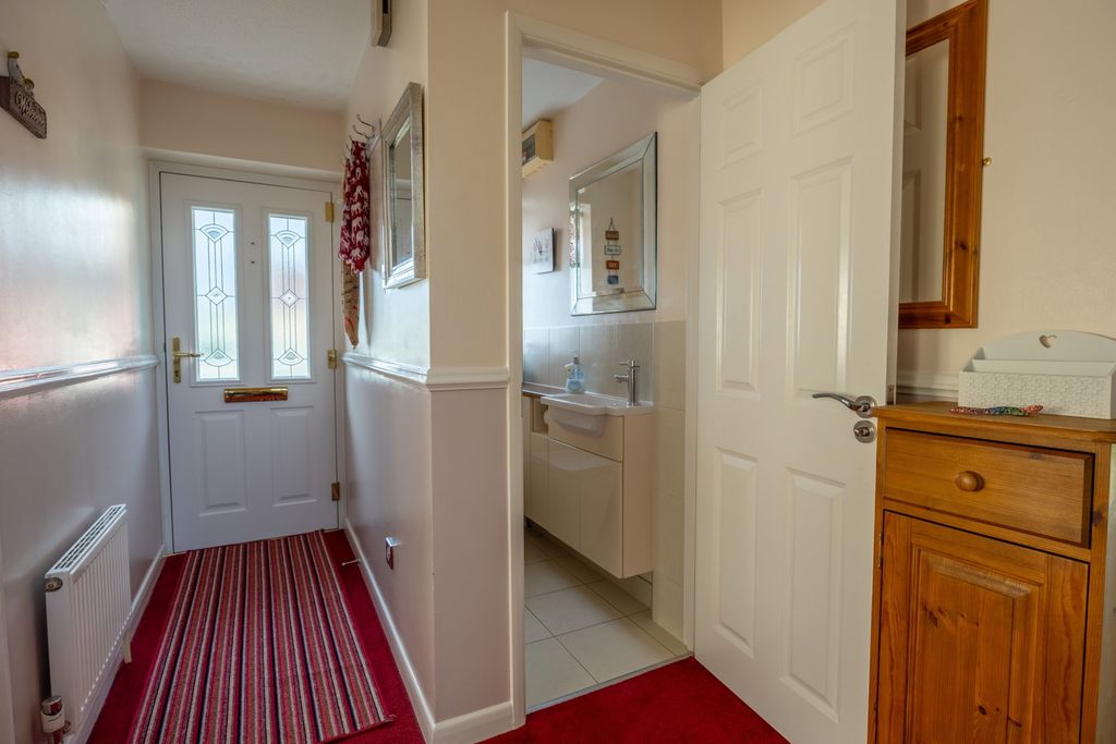 Property photo 3 of 38