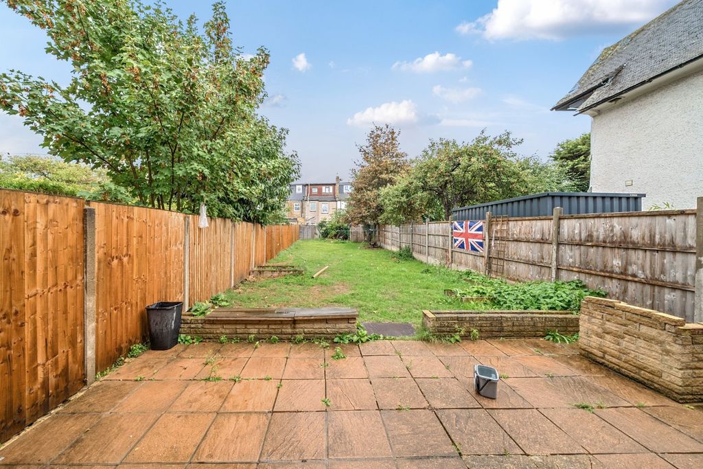 Property photo 2 of 9 Picture No. 10