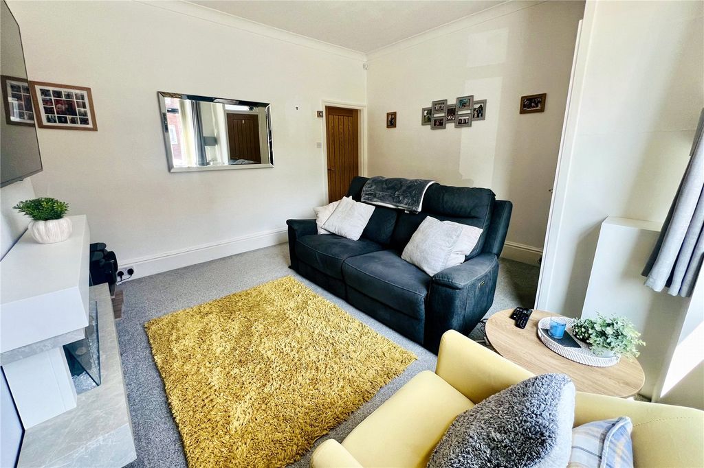 Property photo 3 of 14 Living Room