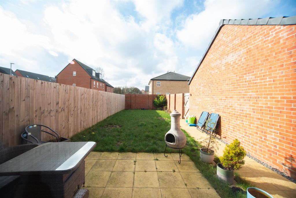 Property photo 3 of 19 19-Peters-Way-04.Jpg