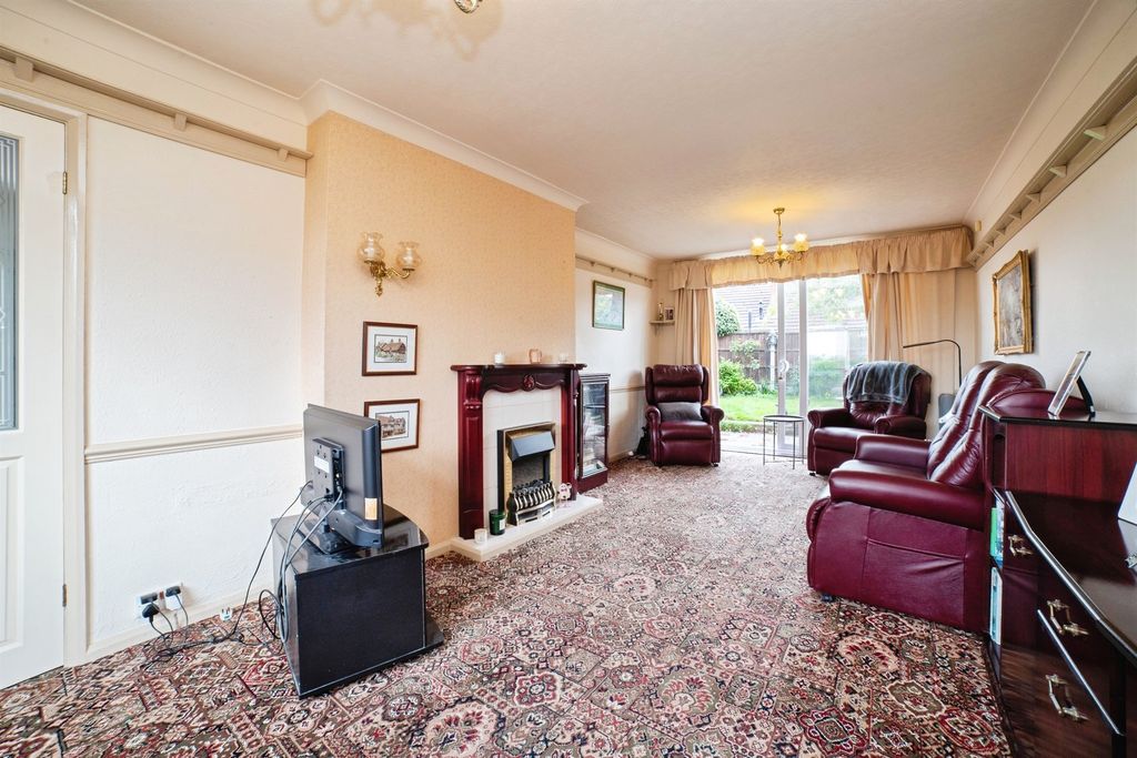 Property photo 3 of 16
