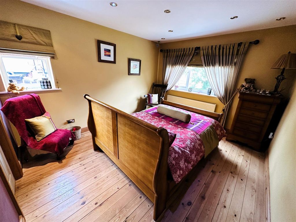 Property photo 2 of 21 Bedroom One