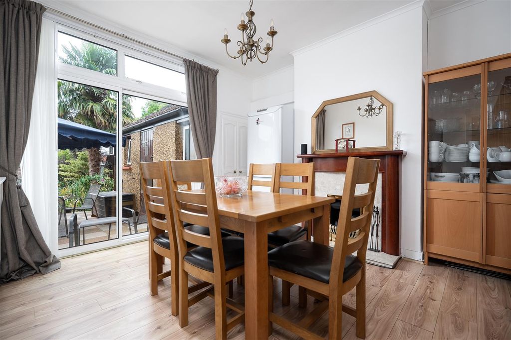 Property photo 3 of 24 Dining Room