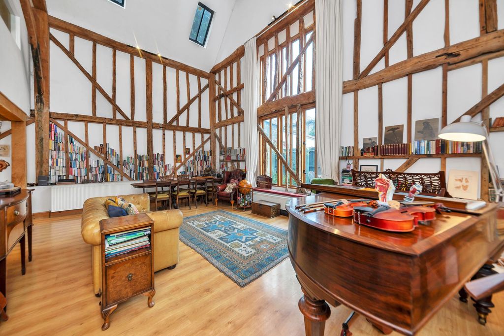 Property photo 3 of 16