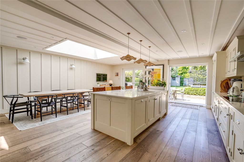 Property photo 1 of 23 Picture No. 14