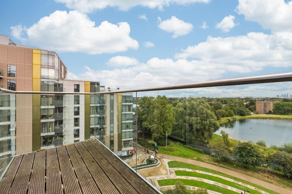 Property photo 2 of 11