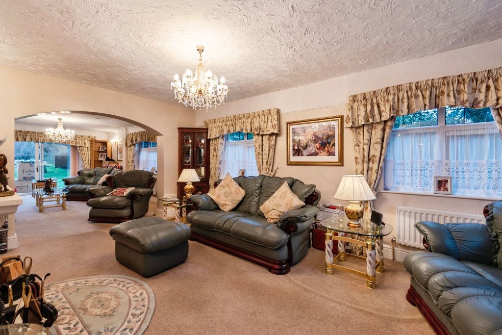 Property photo 2 of 18