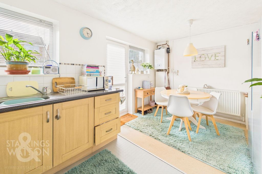 Property photo 2 of 21