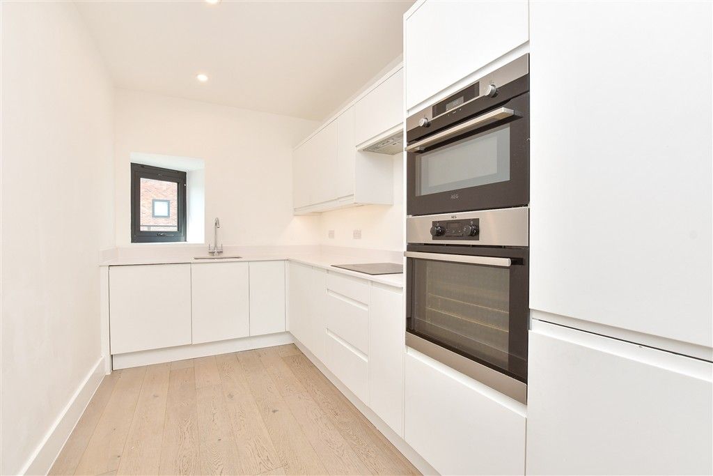 Property photo 2 of 14 Kitchen