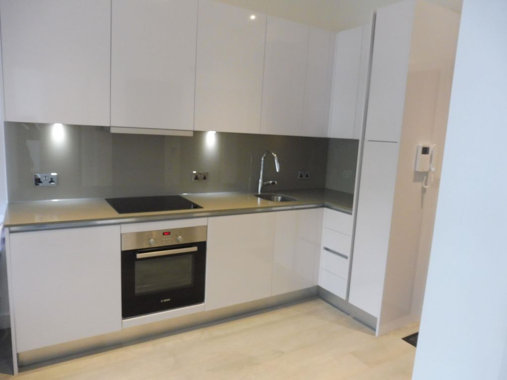 Property photo 3 of 9 Kitchen