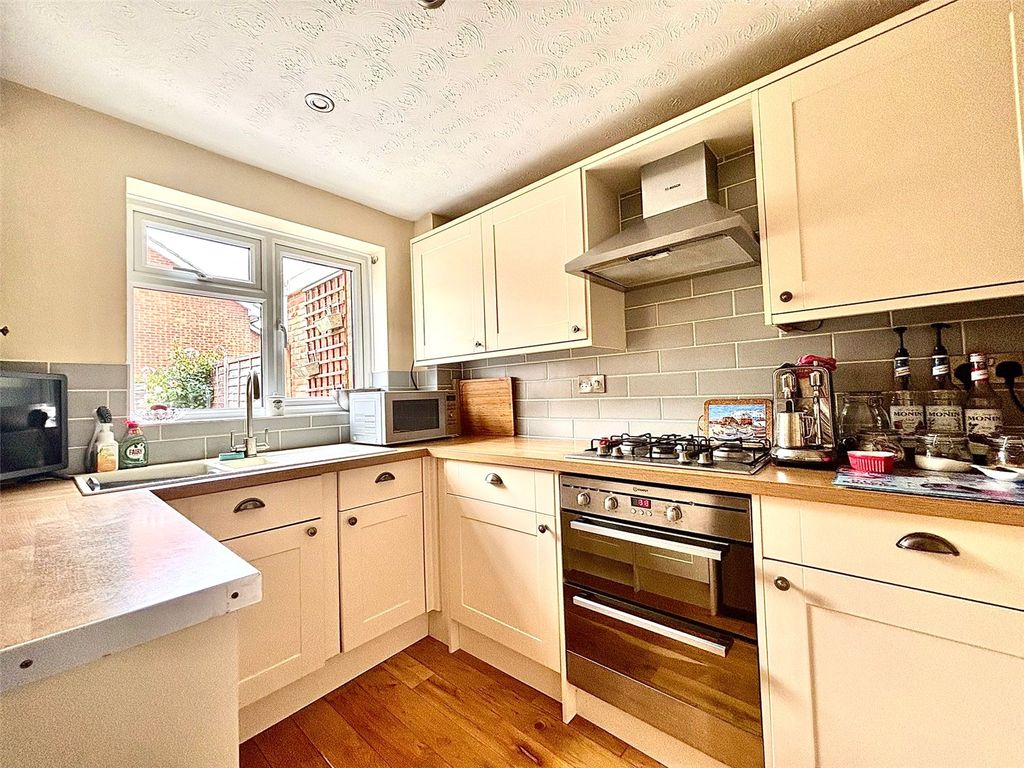 Property photo 3 of 18 Picture No. 12