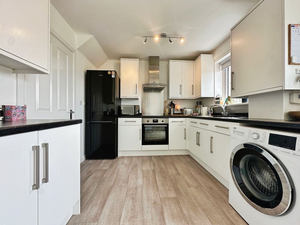 Property photo 2 of 15 5153673