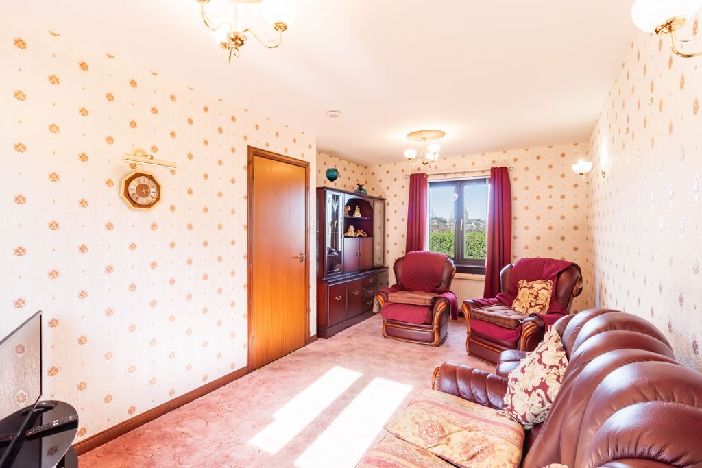 Property photo 2 of 26 Lounge