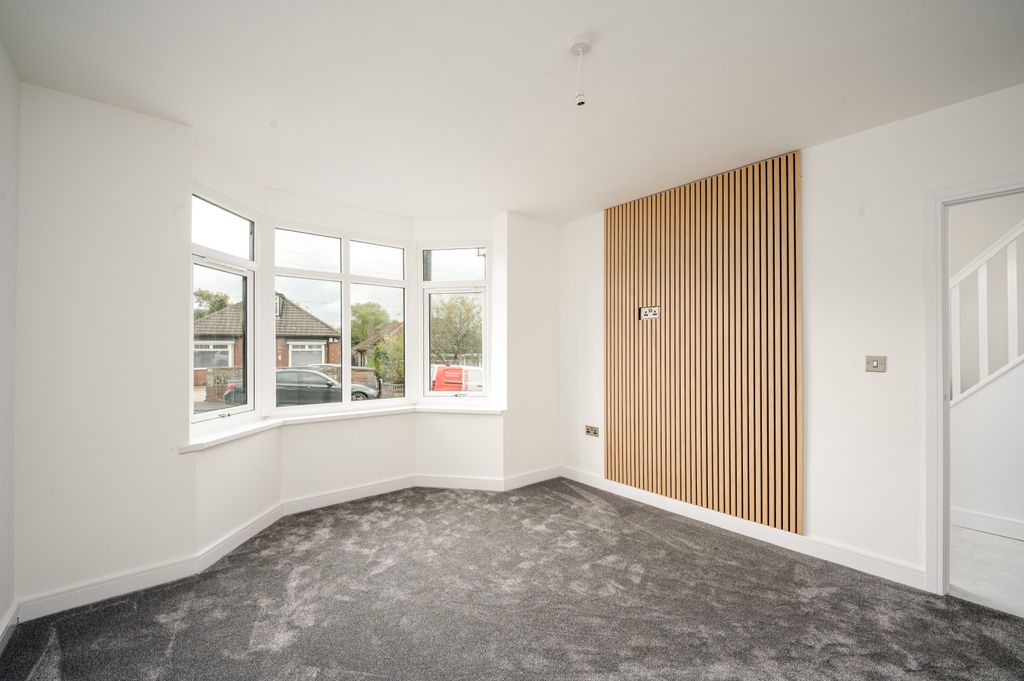 Property photo 3 of 25 04