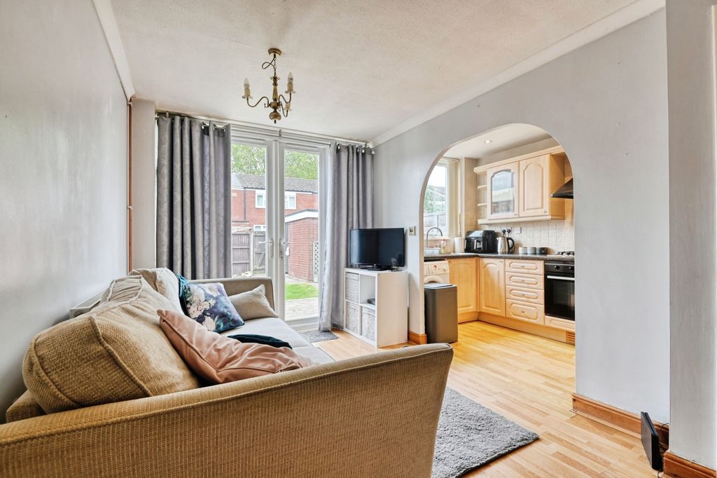 Property photo 2 of 18