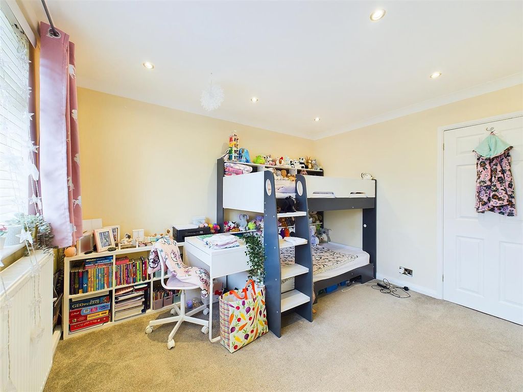 Property photo 3 of 8 Cam03510G0-Pr0121-Still003.Jpg
