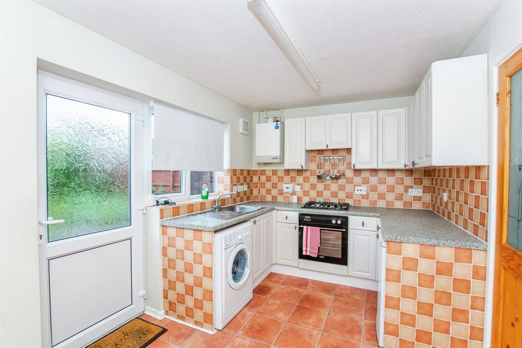 Property photo 2 of 20