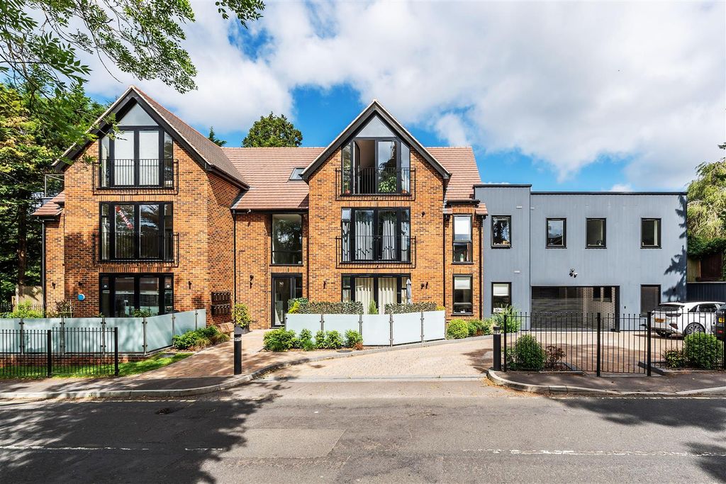 Property photo 1 of 13 One-Parkers-Hill-4.Jpg