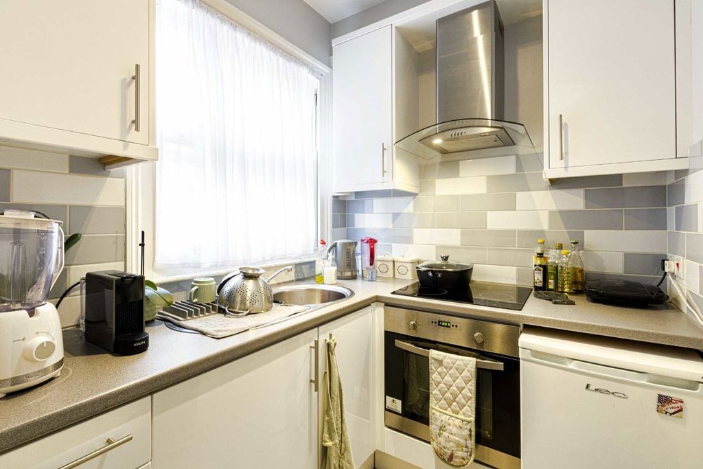 Property photo 2 of 3