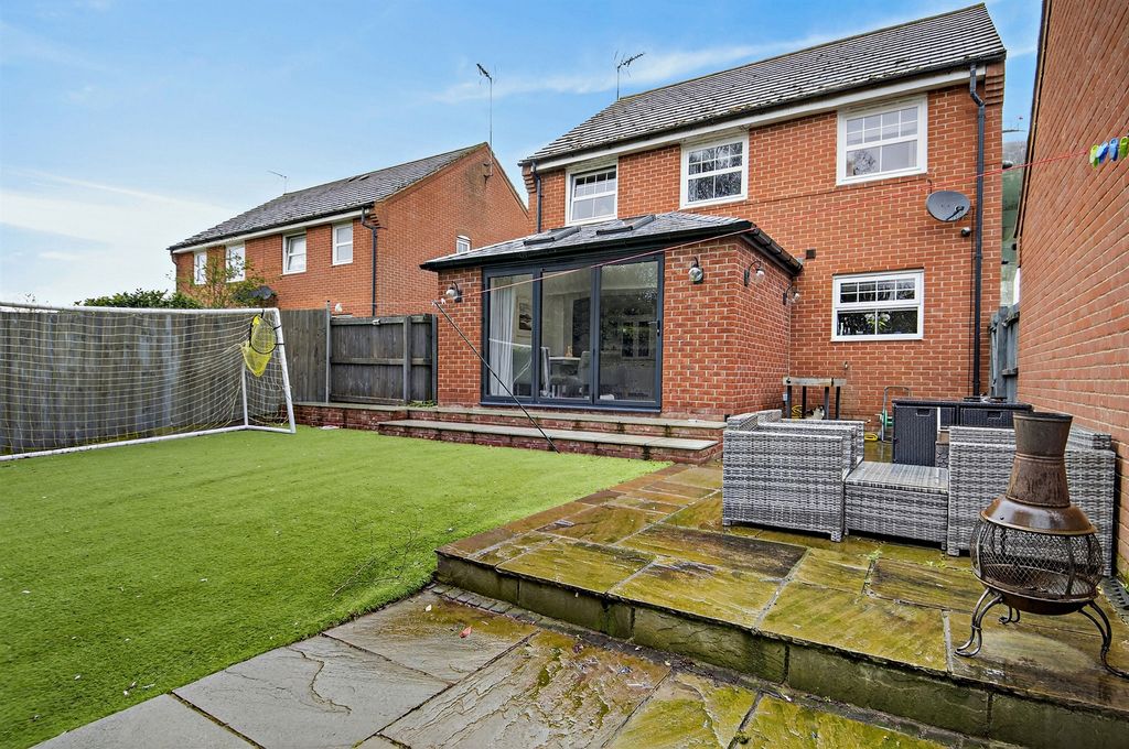 Property photo 1 of 11