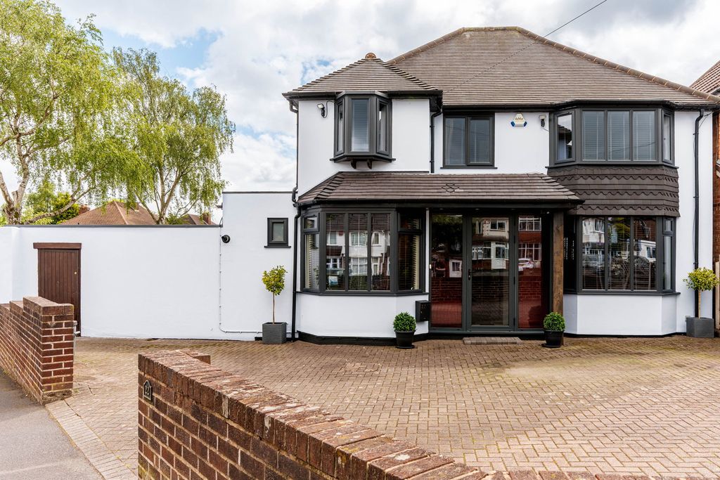 Property photo 1 of 31