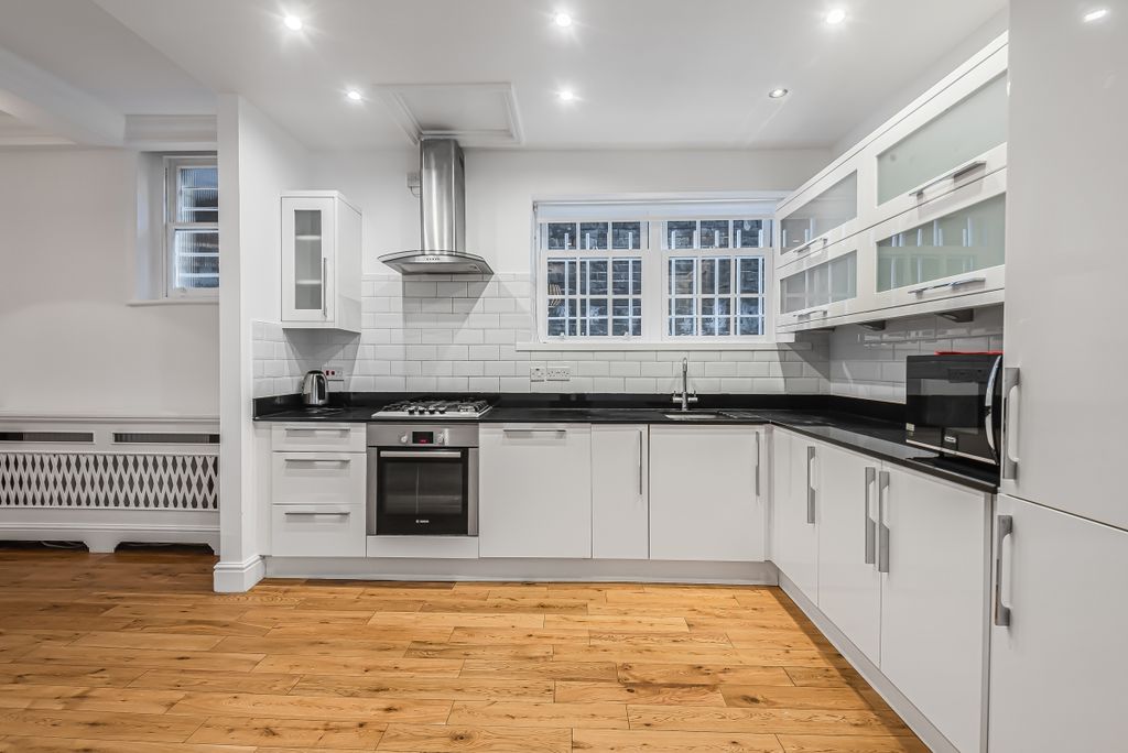 Property photo 2 of 8 924440 (4)