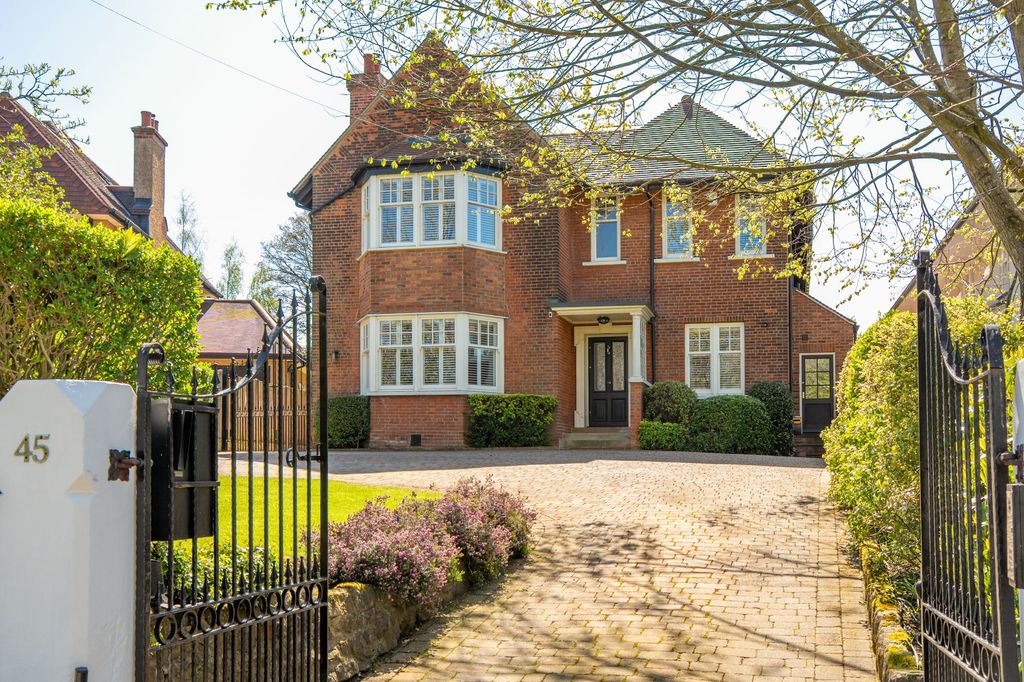 Property photo 1 of 60