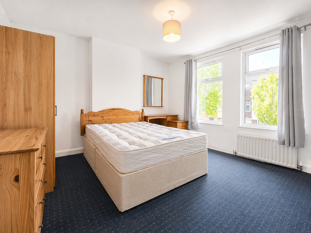 Property photo 1 of 3 Room 4 - 320 Hagden Lane