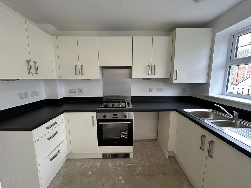 Property photo 3 of 11 Image00003 (4).Jpeg