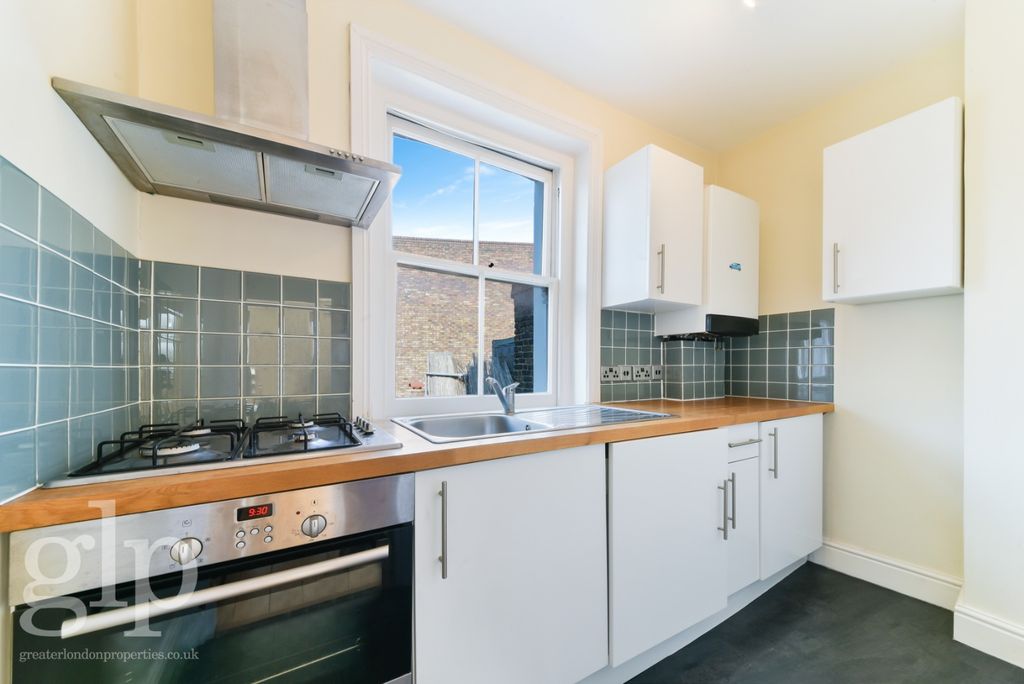Property photo 3 of 8 2669645