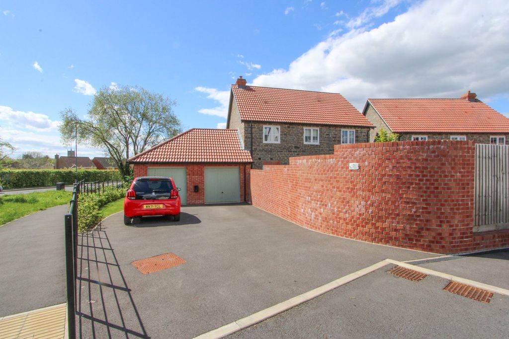 Property photo 2 of 29