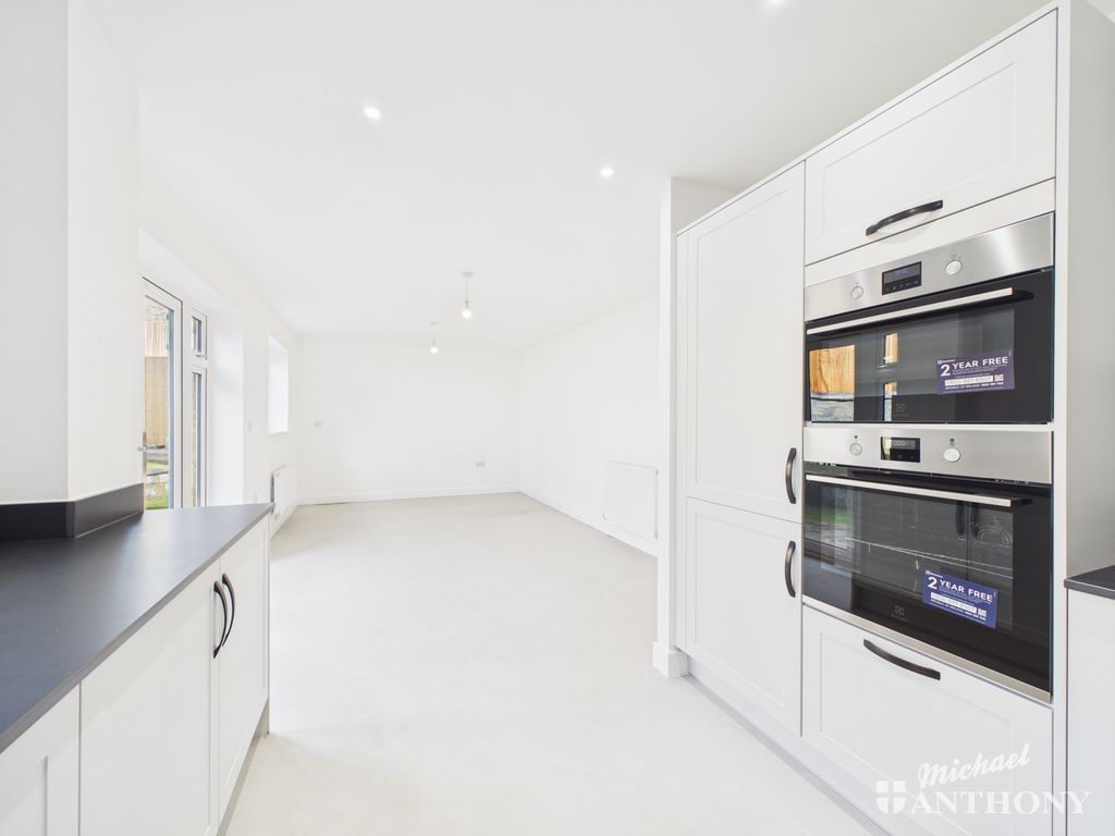 Property photo 3 of 17 Kitchen/Diner