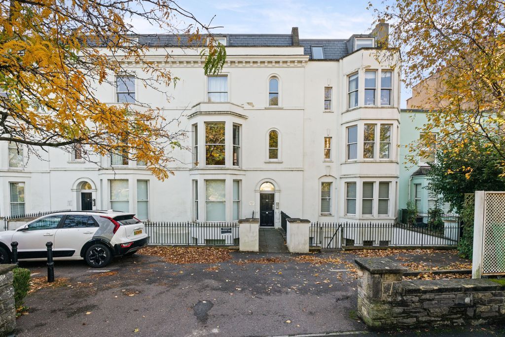 Property photo 1 of 14 External
