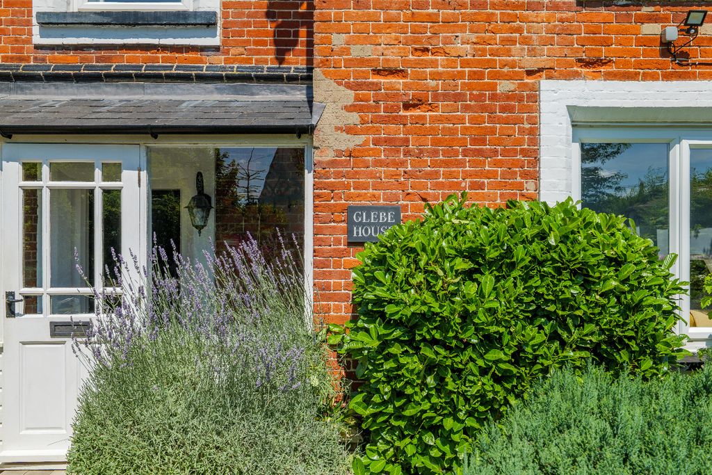 Property photo 2 of 38 5278595